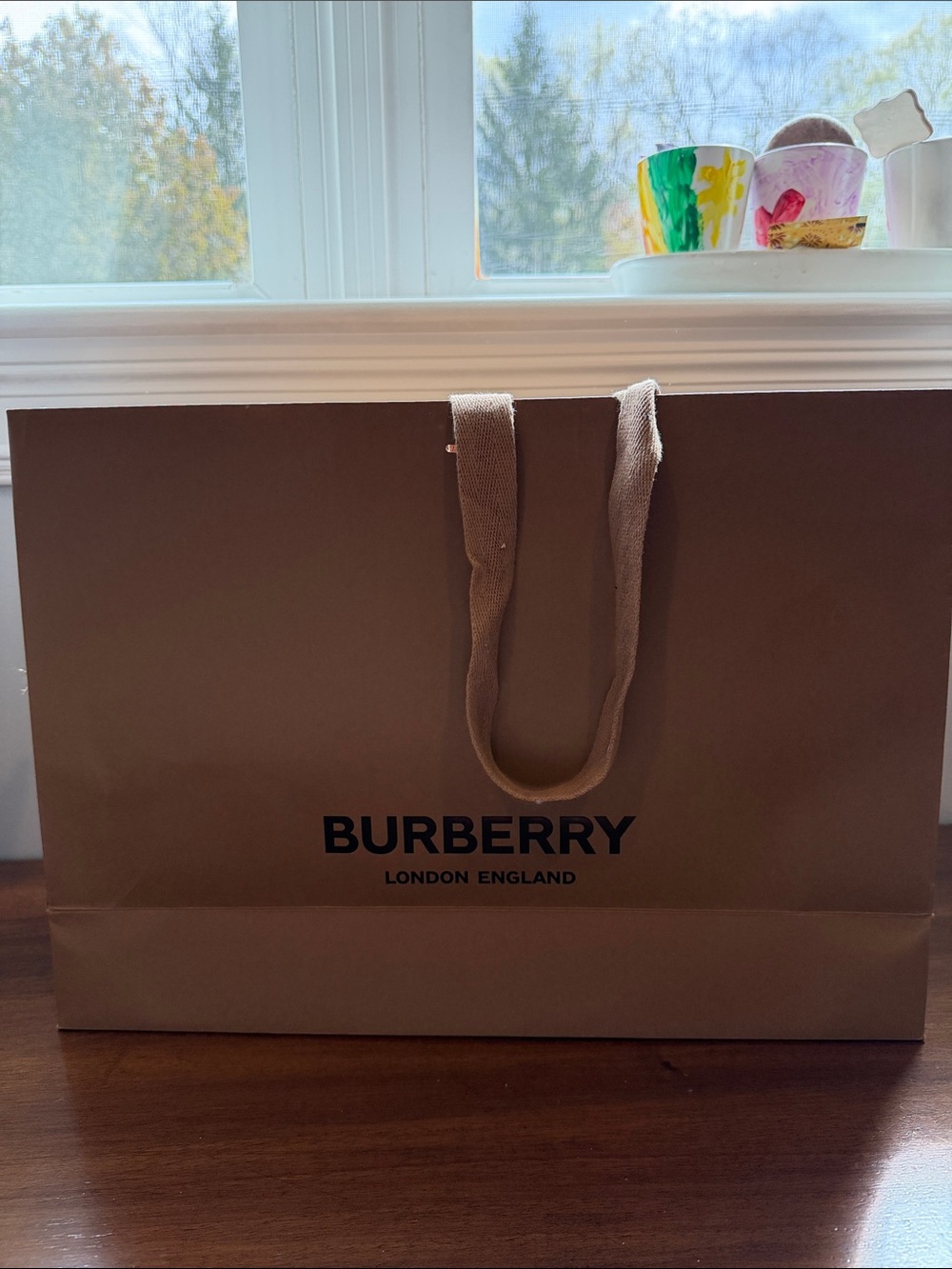 Burberry Beige Shopping Bag with Black Handles - Picture 5 of 5